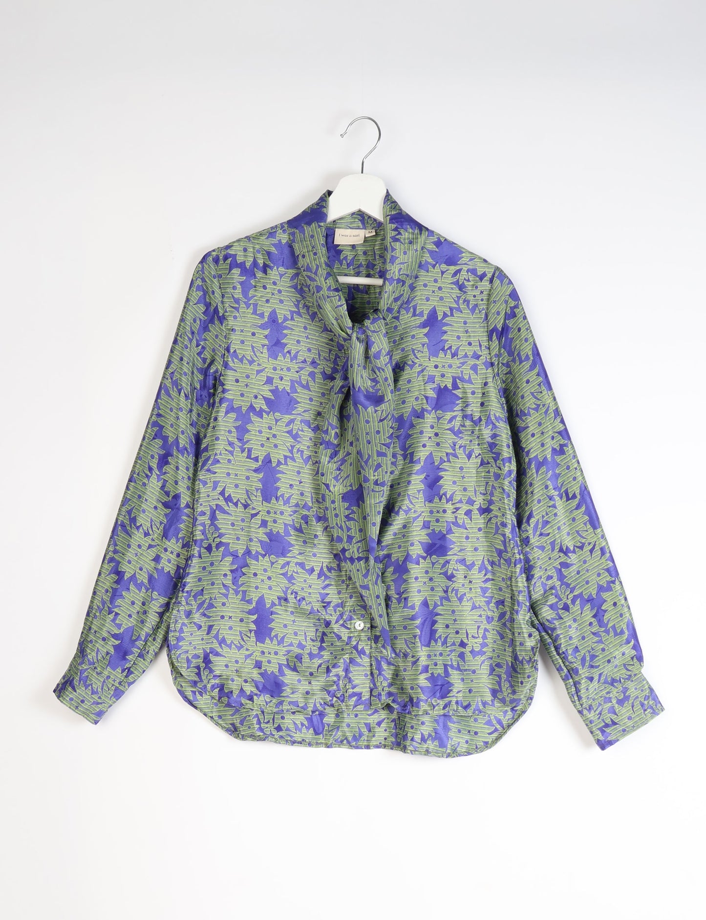 IWS - Bowtie shirt