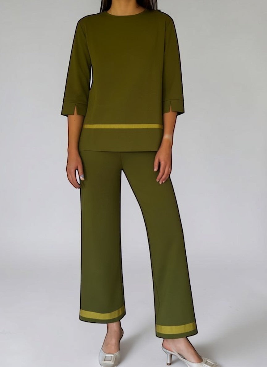Completo Invogue Again composto da camicia verde oliva e pantaloni coordinati in viscosa con dettagli a contrasto